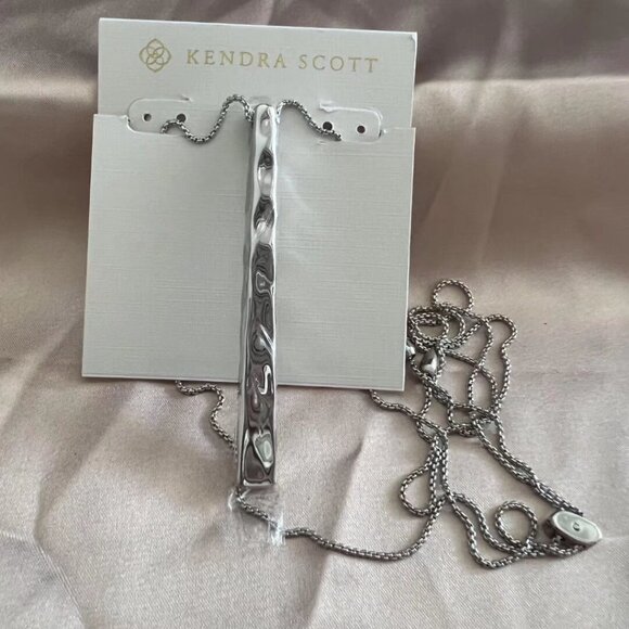 Kendra Scott necklace - Picture 4 of 6